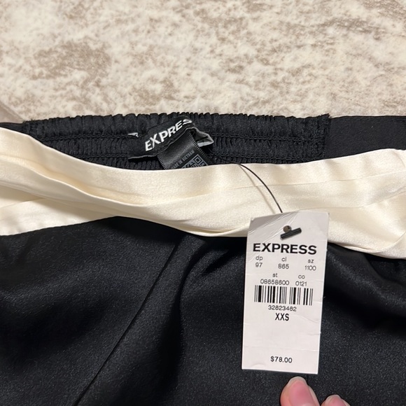 Express satin cropped off the shoulder corset top - Picture 2 of 2